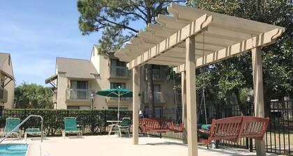 Steps to Beach & Pool | Family & Dog Friendly