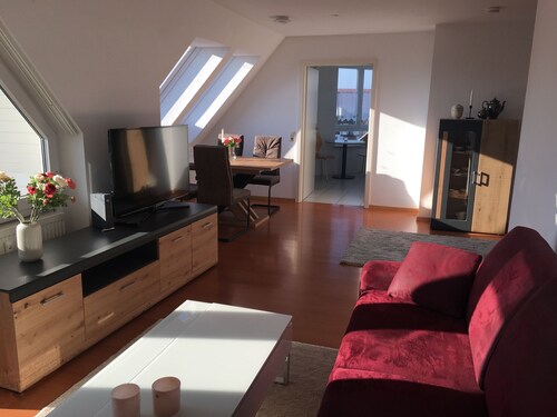 Sonnige Wohnung mit Balkon.