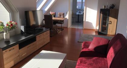 Sonnige Wohnung mit Balkon.