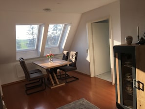 Dining - Sonnige Wohnung mit Balkon (Eppingen)