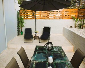Outdoor dining - Cozy Nikola's Vineyard Apartment Ground Floor (Galatas)