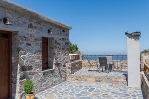 Outdoor dining - Peaceful, Seaview Plagia Room 1 (Plagia)