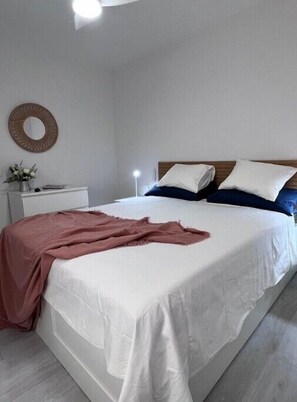 2 bedrooms, iron/ironing board, WiFi, bed sheets - Workation in El Medano
(El Medano)