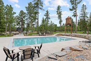 Een verwarmd zwembad