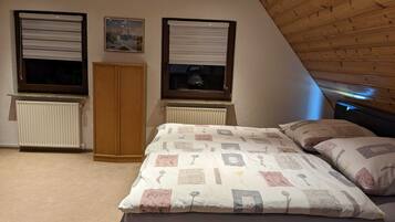 3 dormitoris, escriptori i planxa i posts de planxar