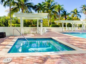 A heated pool - Bayside Villa 5344- Stunning Direct Bay Views- Heated Pool (Captiva)
