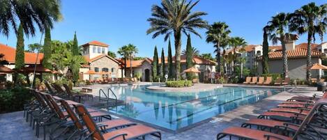 Piscine extérieure, piscine chauffée