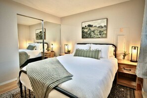 3 bedrooms, travel crib, WiFi