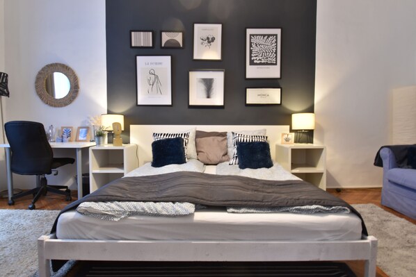 2 chambres, fer et planche à repasser, Wi-Fi, draps fournis
