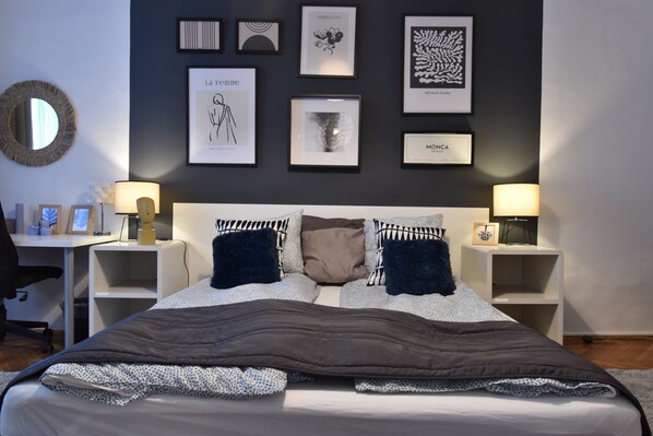 2 chambres, fer et planche à repasser, Wi-Fi, draps fournis