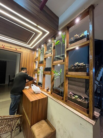 Ekana stadium, palassio mall, medanta, lulu mall, airport