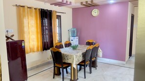 Dining - Prince Castle-4BHK Luxurious Apartment Guesthouse (Hyderabad)