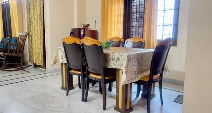 Prince Castle-4BHK Luxurious Apartment Guesthouse