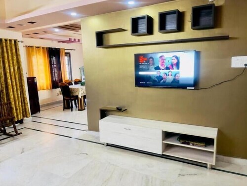 Prince Castle-4BHK Luxurious Apartment Guesthouse