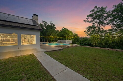 Belton Lake House with Pool and Lake Access