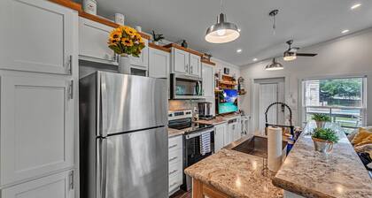 Lakeside Tiny Home|Boat Parking | Lake Access