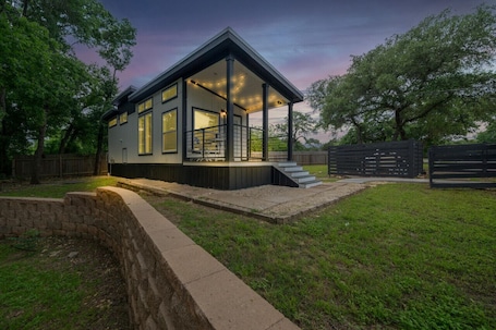 Exterior. Lakeside Tiny Home|Boat Parking | Lake Access