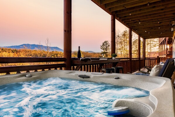 Tina de hidromasaje al aire libre