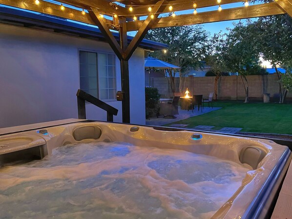 Terrace/patio - Walk to OldTown! HotTub+Arcades @Vibrant & Cozy Home in the heart of Scottsdale! (Scottsdale)