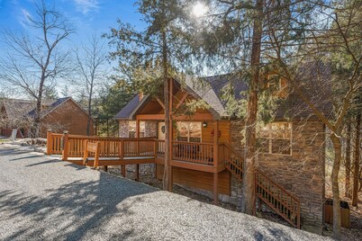 Cozy Branson West Cabin!