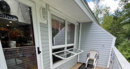 Classic Sugarloaf slope side Condo near outdoor center trails and Snubber lift