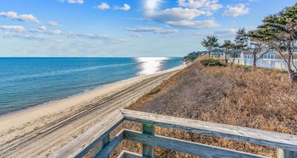 Maushop Village-Exceptional, 2 bedrooms, Sleeps 4, 1.5 baths, with great views.