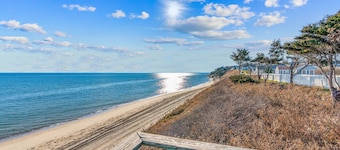 Maushop Village-Exceptional 2 bedrooms, Sleeps 4, 1.5 baths, with great views