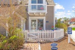 Exterior - Maushop Village-Exceptional 2 bedrooms, Sleeps 4, 1.5 baths, with great views (Mashpee)