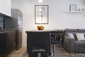 Dining - Clean & Modern Apartment with Terrace / Parking (Zadar)