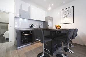 Fridge, oven, dishwasher, toaster - Clean & Modern Apartment with Terrace / Parking (Zadar)