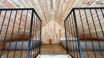 2 soveværelser, sengetøj