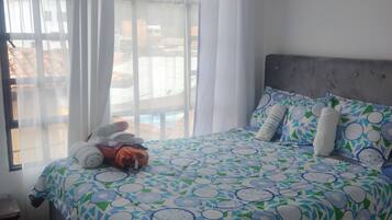 1 habitación, tabla de planchar con plancha, wifi y ropa de cama