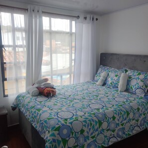 1 habitación, tabla de planchar con plancha, wifi y ropa de cama 