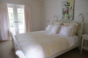 1 bedroom, iron/ironing board, travel crib, internet - Twodogfolly at Dangarsleigh, Cottage at Dangarsleigh (Armidale)