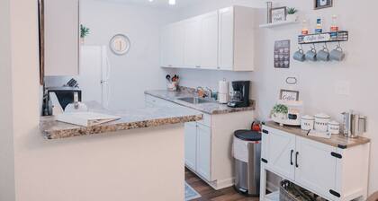 Recently updated! Walk to hospitals, minutes from UF!