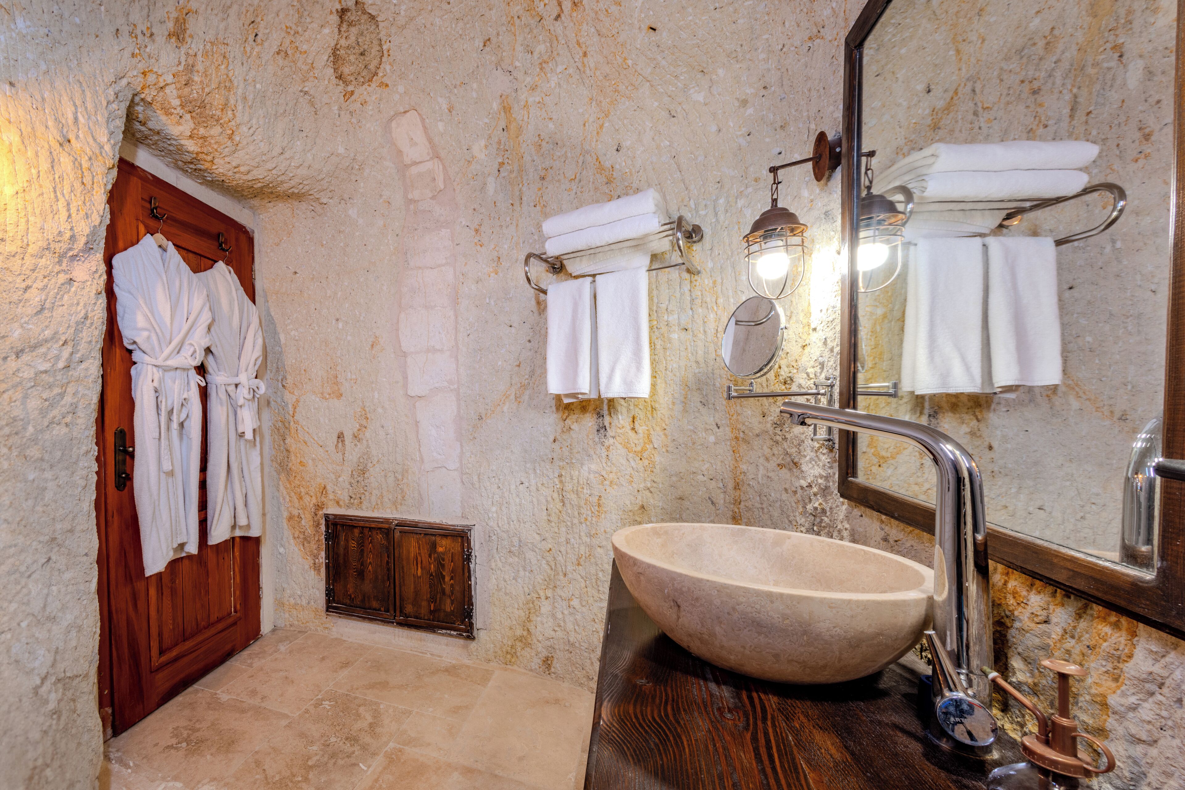 Comfort Room, Jetted Tub | Bathroom