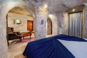 高级房 | 高档床上用品、记忆海绵床垫、迷你吧、客房内保险箱