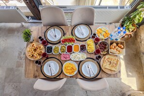 Free daily local cuisine breakfast - Emars Cave Cappadocia (Ürgüp)