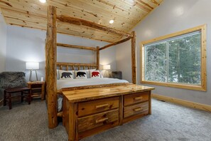 4 quartos, escrivaninha, Wi-Fi, roupa de cama