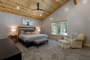 4 bedrooms, desk, WiFi, bed sheets