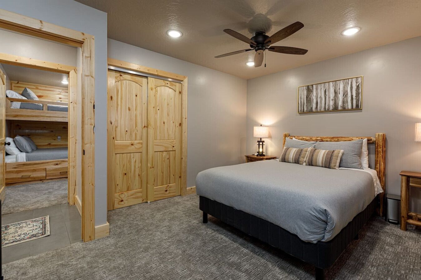 4 bedrooms, desk, WiFi, bed sheets