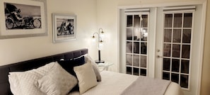 1 habitación, tabla de planchar con plancha, cuna de viaje y wifi