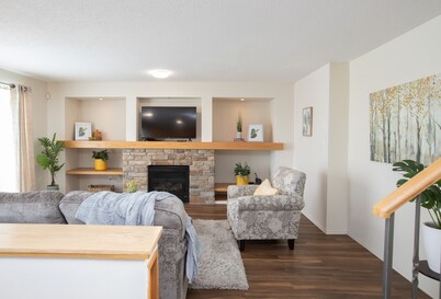 Marvelous Bedroom House on Comdale