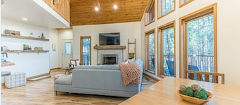 Nature Retreat - Dream Cabin in Helen, GA