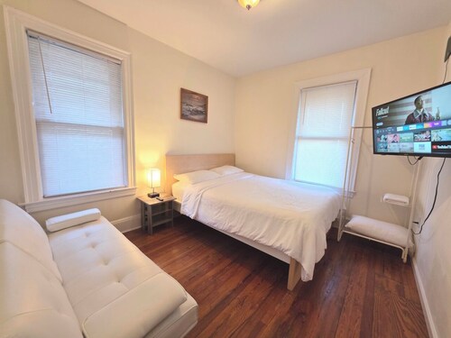 Entire Cozy 2BR Private Apartment. Located in the heart of Queens!