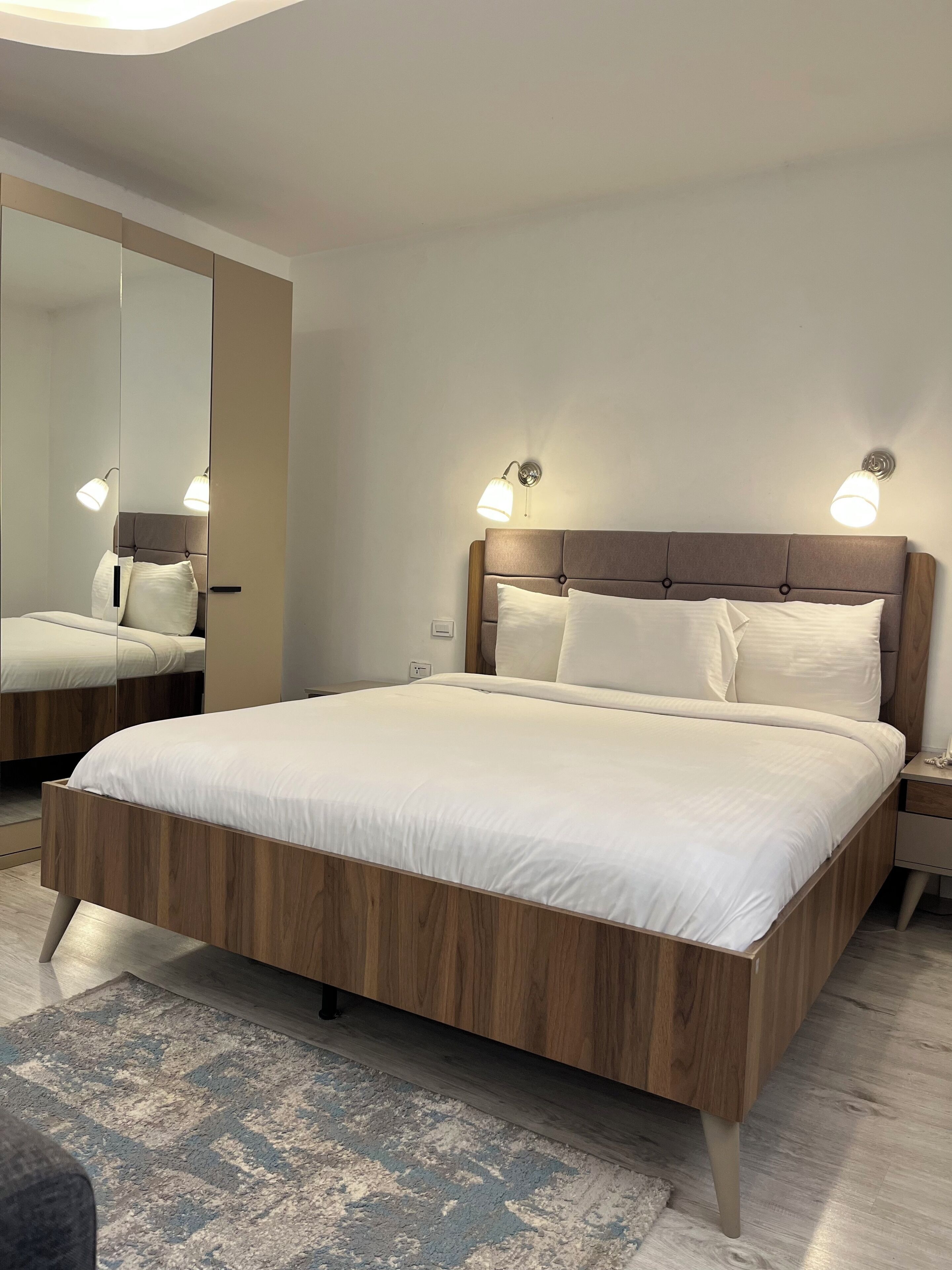 Deluxe Studio Suite | Egyptian cotton sheets, premium bedding, down comforters