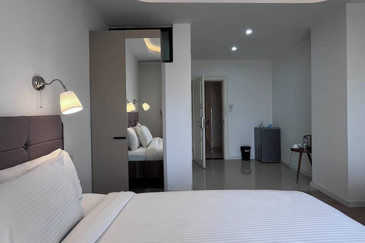 ملاءات من القطن المصري وأغطية فراش متميزة وألحفة محشوة بالريش