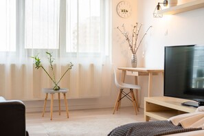 1 bedroom, iron/ironing board, free WiFi, bed sheets - Luxury Cozy Studio near Lujerului Subway station (București)