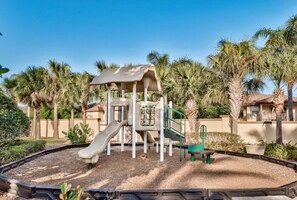 Children’s area - Where Memories Flourish Luxurious 4Bed/3Bath townhouse 8 mins to Disney! (Davenport)