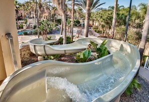 Outdoor spa tub - Where Memories Flourish Luxurious 4Bed/3Bath townhouse 8 mins to Disney! (Davenport)